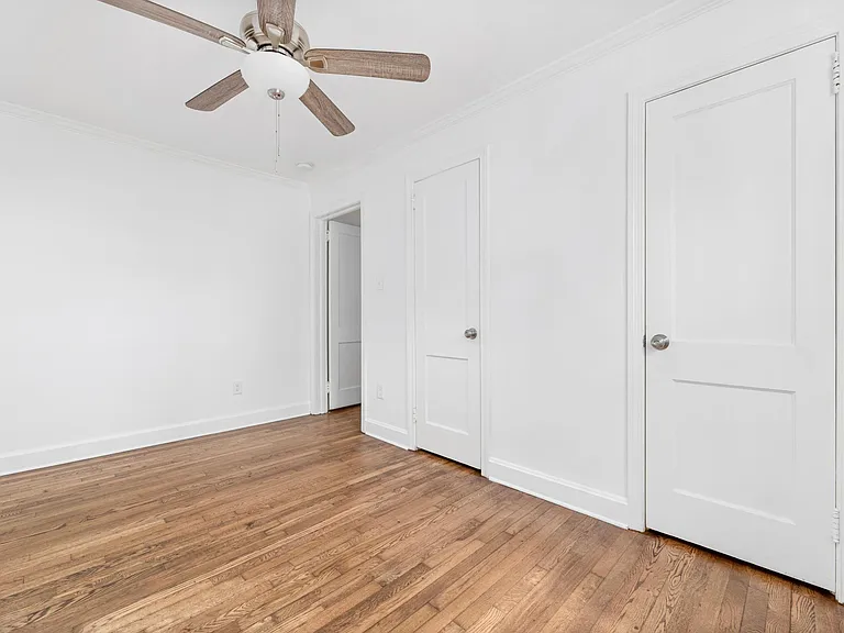 441 W Springs St — Photo 24