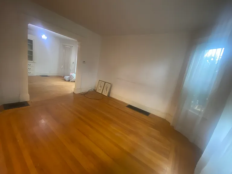 814 Belmont St #1 — Photo 4