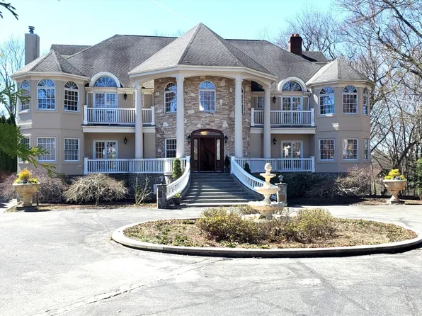 72 Charlemont St, Newton, MA 02461