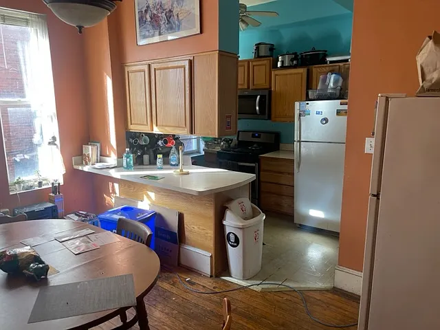6 bed, 3200 sqft, $1,250 — Photo 4