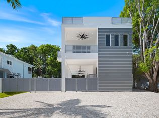 365 Buttonwood Shores Dr, Key Largo, FL 33037
