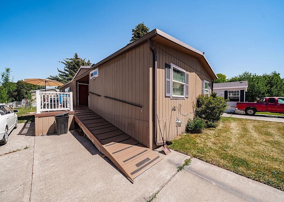 1st image of 2167 Pinewood Dr