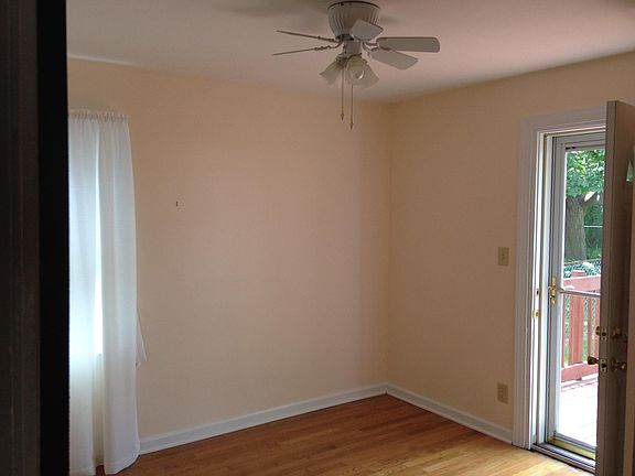 5th image of 2833 Winburn Ave