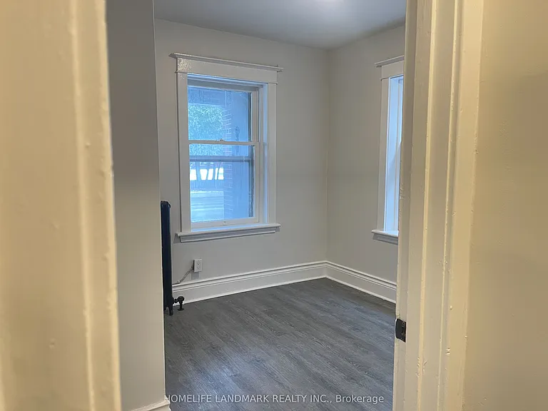 987 Main St E #1 — Photo 10
