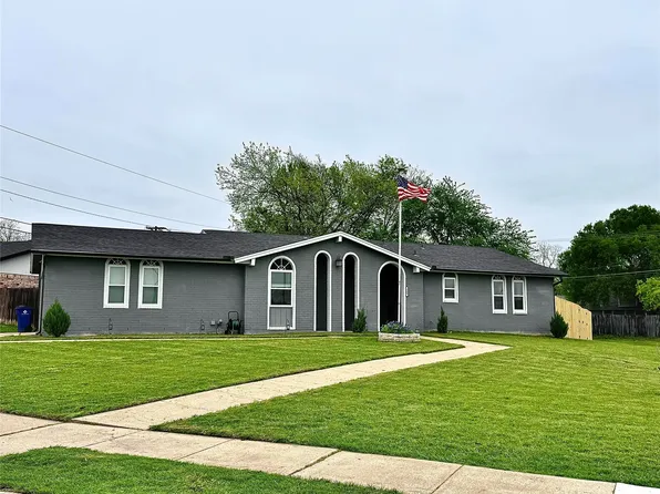 500 NW Sandra Ln, Burleson, TX 76028
