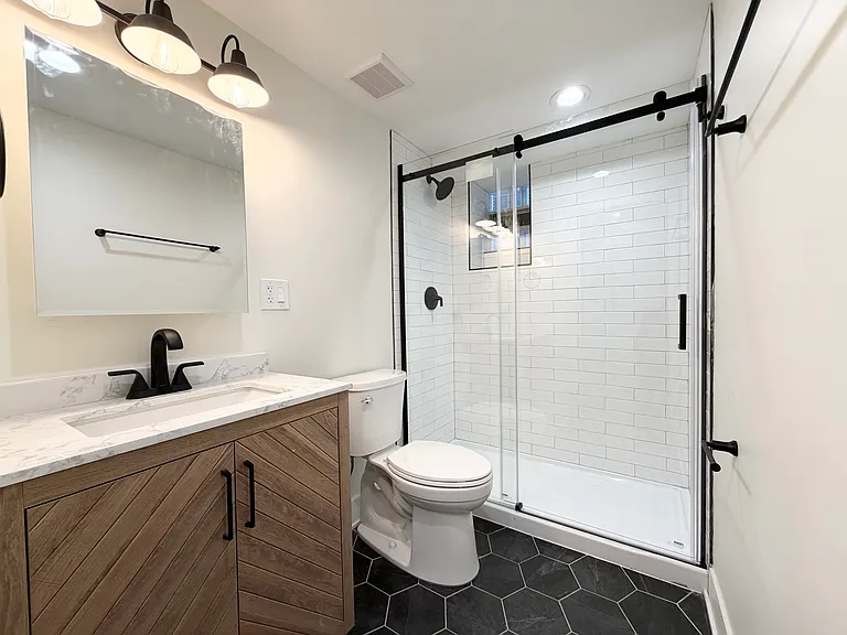 2349 W Grenshaw St #G — Photo 2