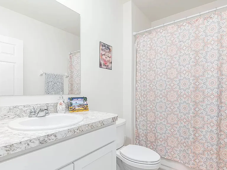 704 Acadia Ct SE — Photo 8