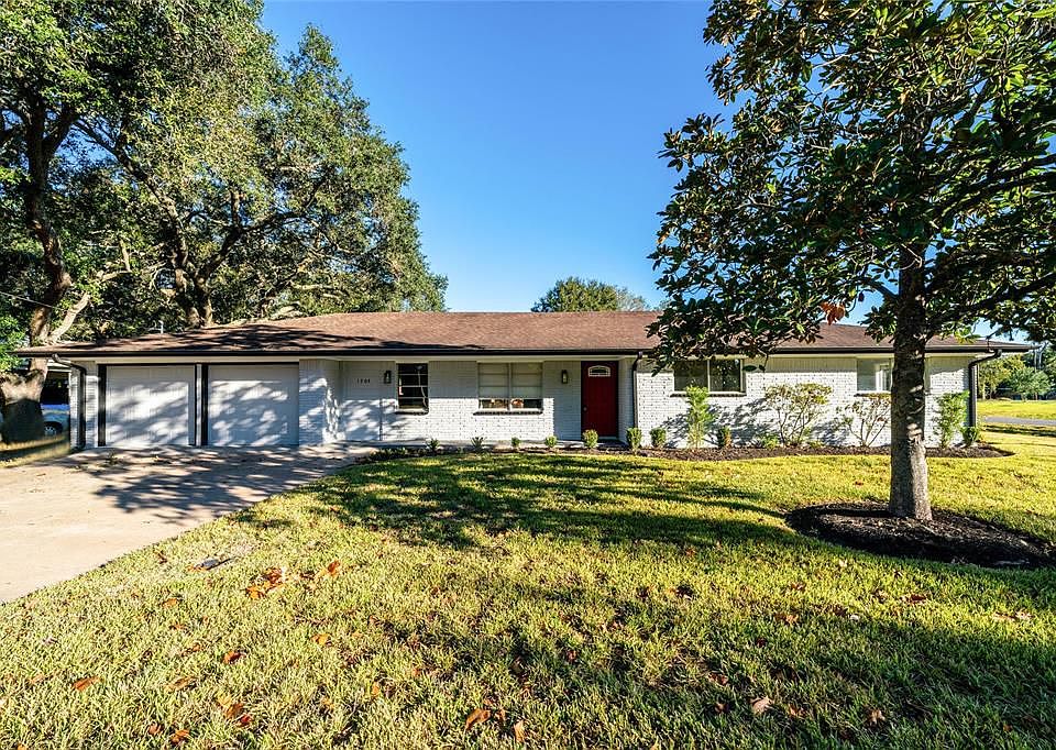 1504 W Adoue St, Alvin, TX 77511 Zillow