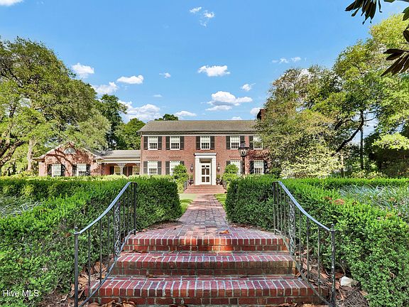 3rd image of 1411 Live Oak Parkway