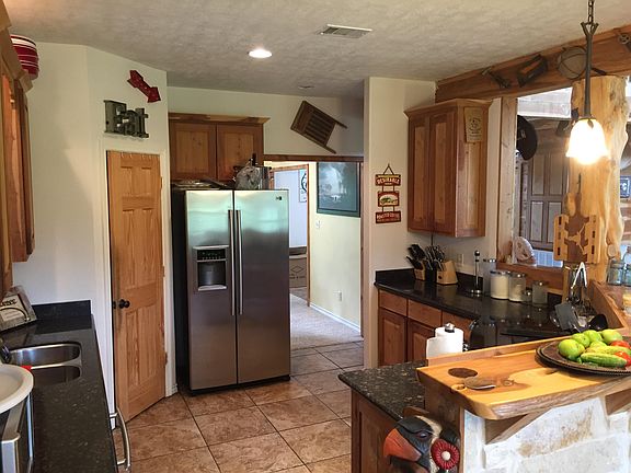 kitchen w Walk in Pantry