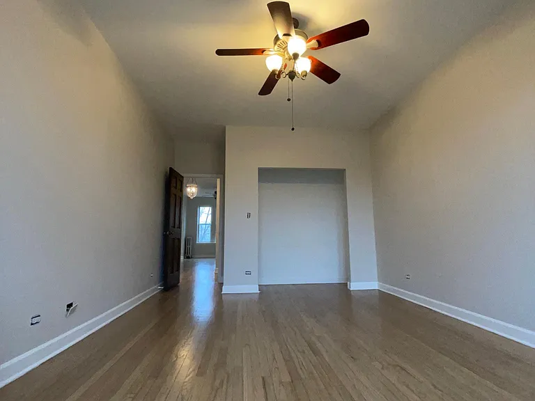 3238 W Berteau Ave #2E — Photo 20