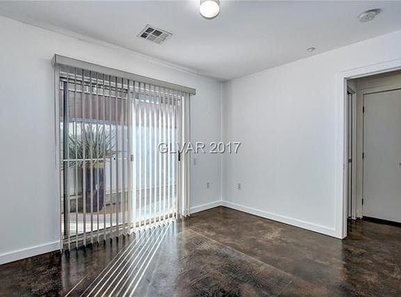 5th image of 01152 E Carson Ave