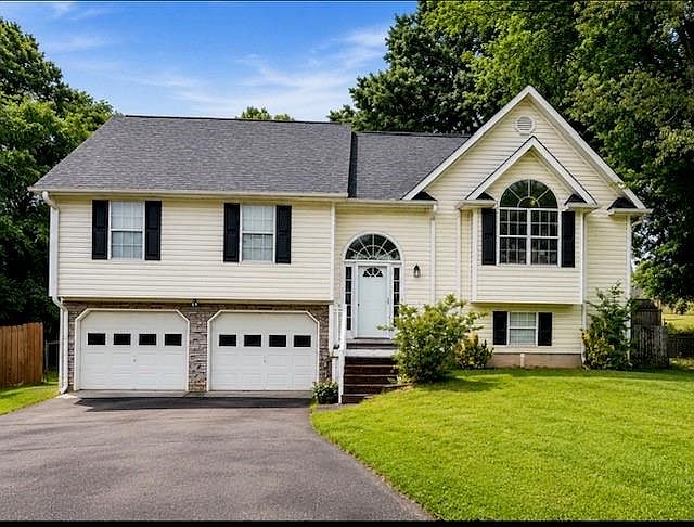 1st image of 151 Twin Oaks Dr