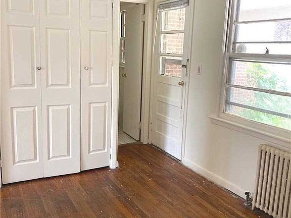 3rd image of 179 Hillside Ave