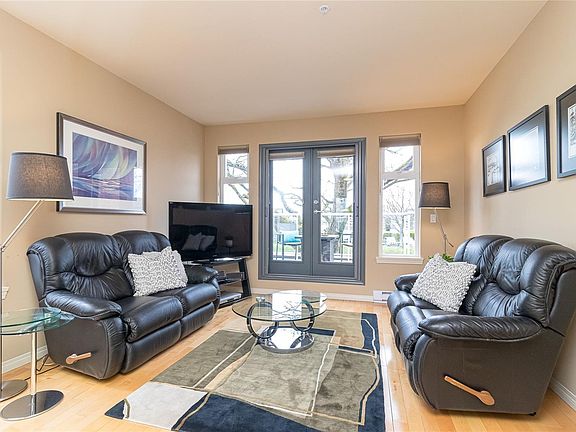 4th image of 60 Dallas Rd #6