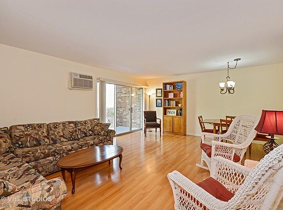 5th image of 1053 W Ogden Ave #3-240