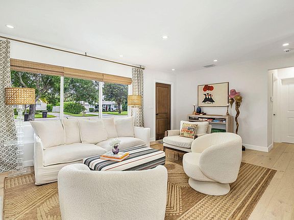 3rd image of 252 Forest Hill Boulevard