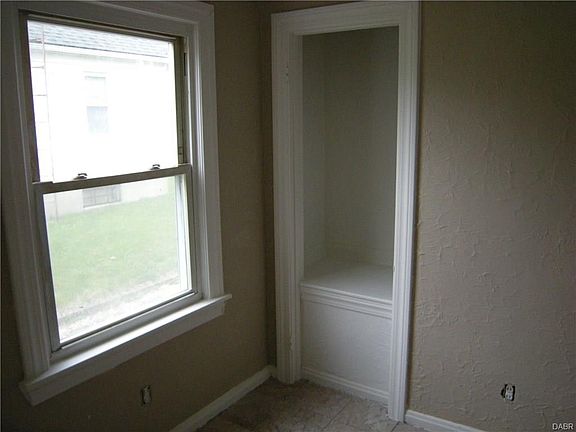 4th image of 2521 Revere Ave
