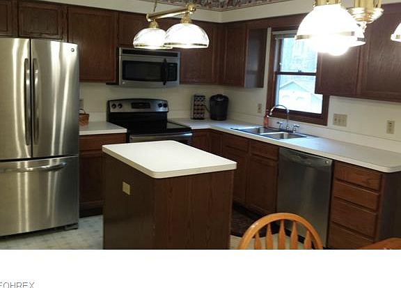 3rd image of 5077 Hanover Dr