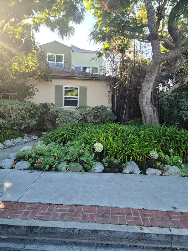 2 bed, 1.0 bath, 790 sqft, $3,575 — Photo 1
