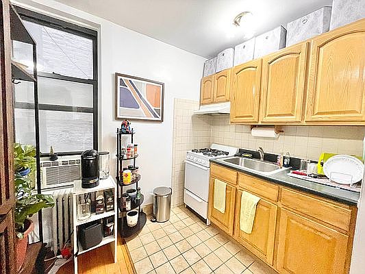 1st image of 302 E 94th St APT 3A
