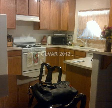 4th image of 1863 Vida Pacifica St