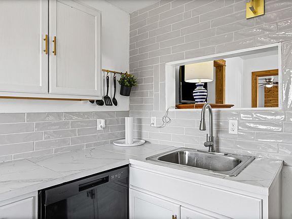 5th image of 1418 Kingshill Dr