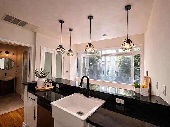 2nd image of 901 S Broadway #615