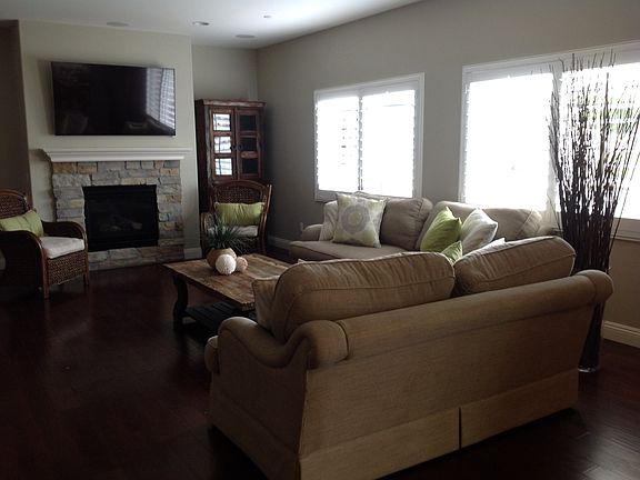 Greatroom looking to pool