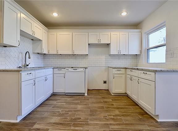 3rd image of 5106 Montegut Dr