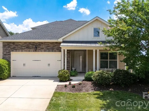 261 Stone Mountain Way, Denver, NC 28037