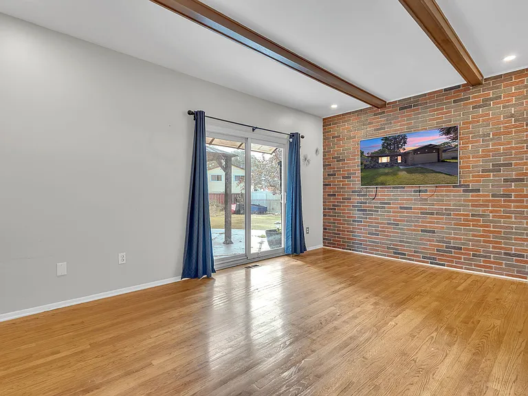 23520 Brandywynne St — Photo 31