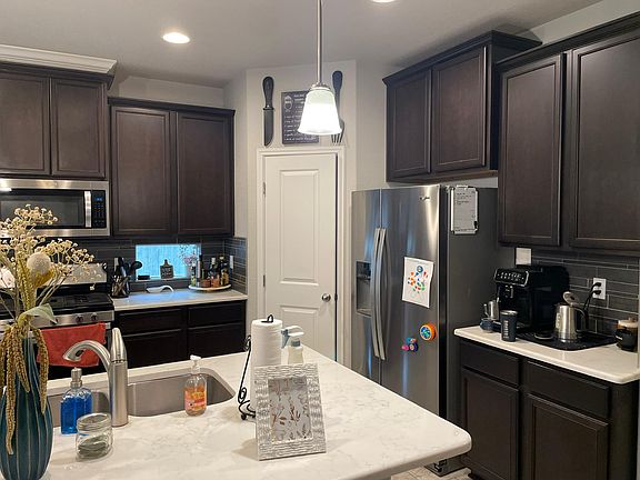 5th image of 2206 Aquila St