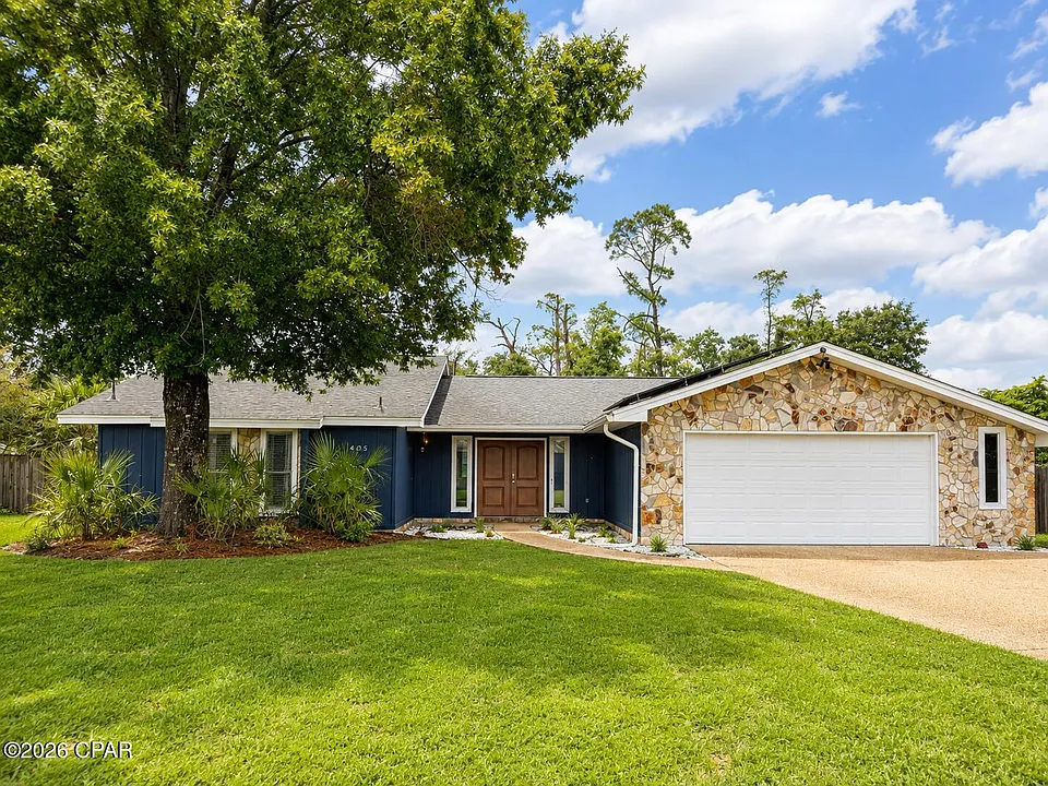 3015 Longwood Cir