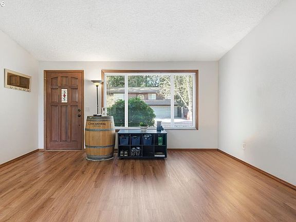 4th image of 2314 SE Keller Ave
