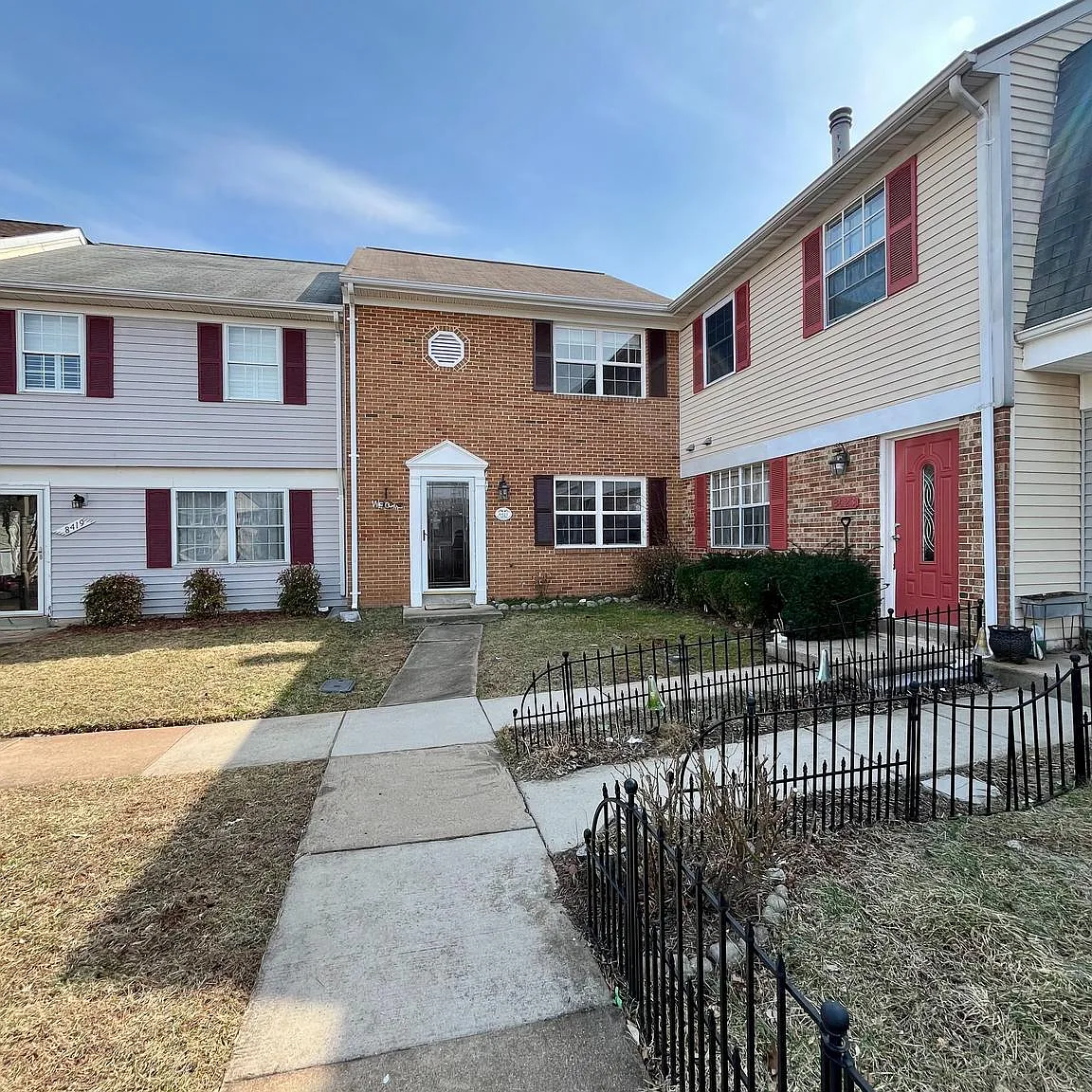 3 bed, 1.5 bath, 1120 sqft, $2,400 — Photo 2
