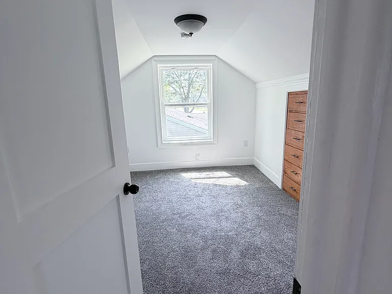 2760 Niagara Rd — Photo 17