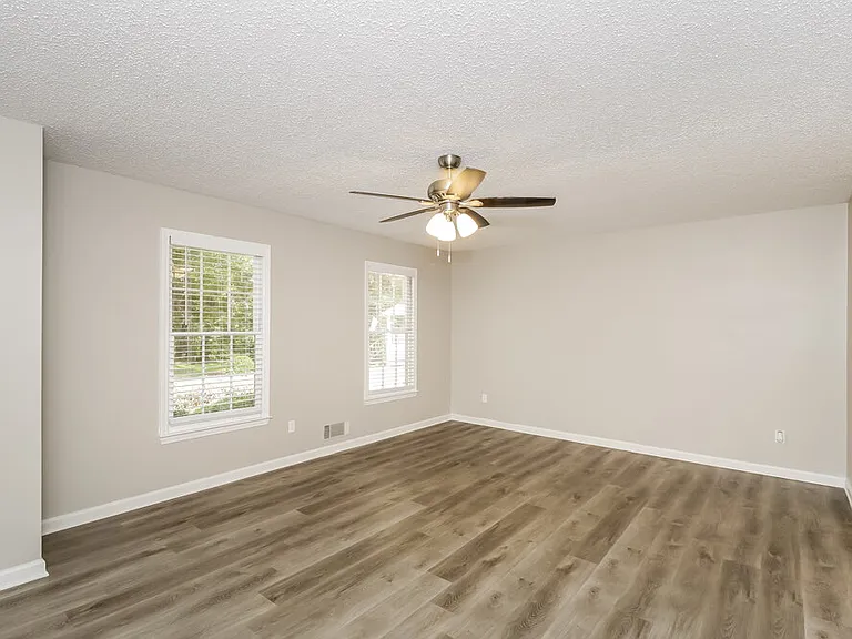 237 Vienna Way — Photo 12