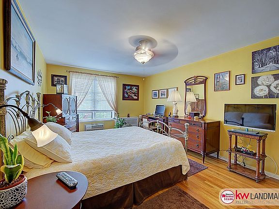 4th image of 86-11 151st Ave #6M