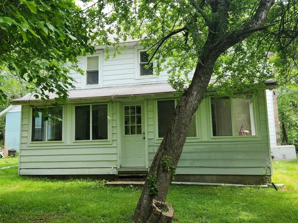 195 Maple St, Tobyhanna, PA 18466