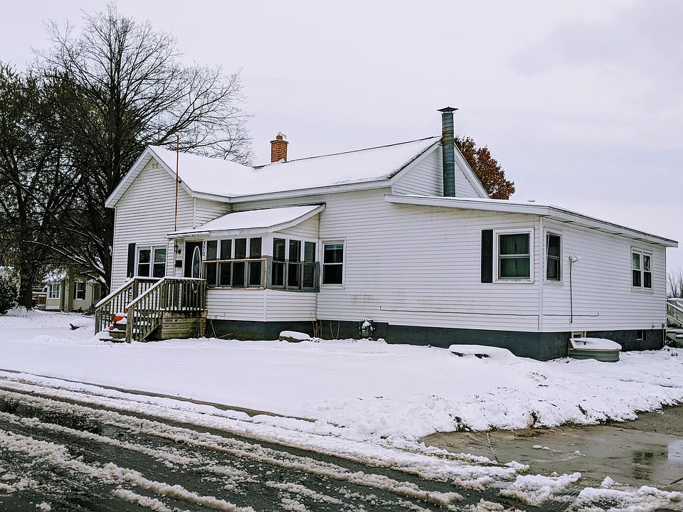 1st image of 370 E Rich Ave