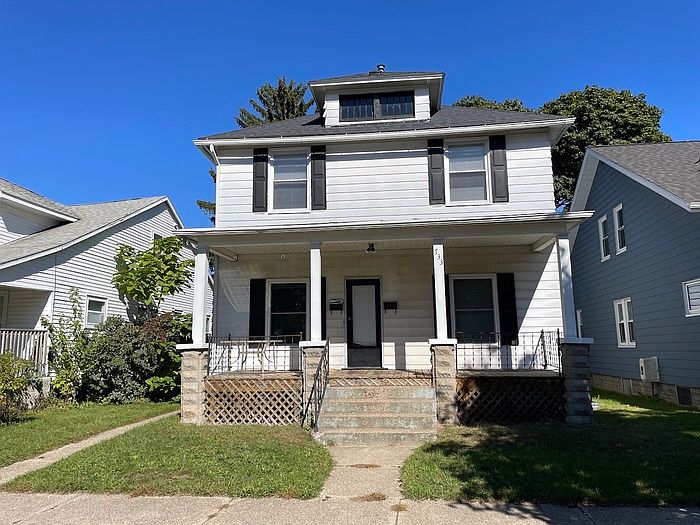 1st image of 733 Crescent St NE #2