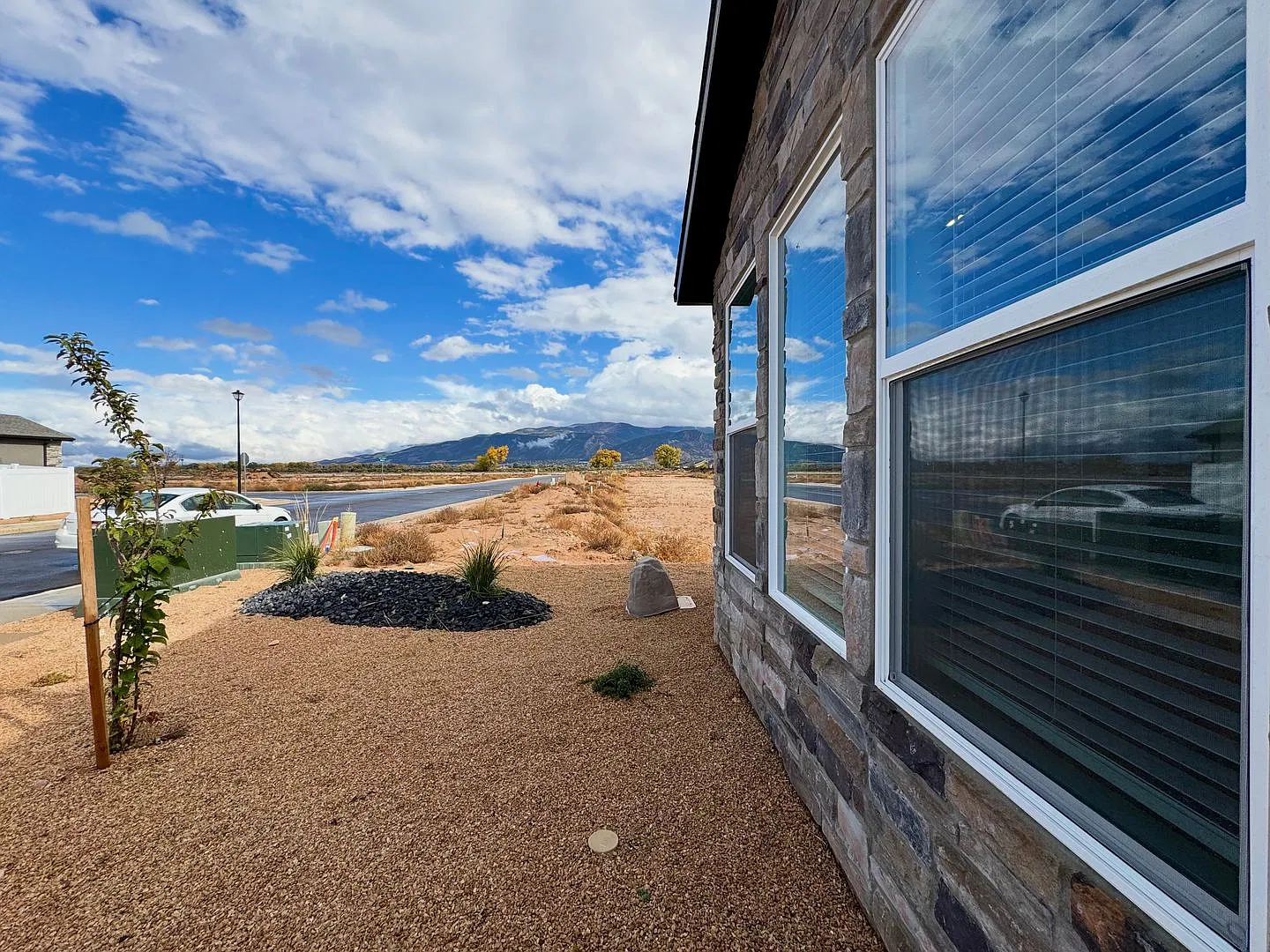 Ekko View Estates 3 Bedroom Home with an Office! — Photo 4