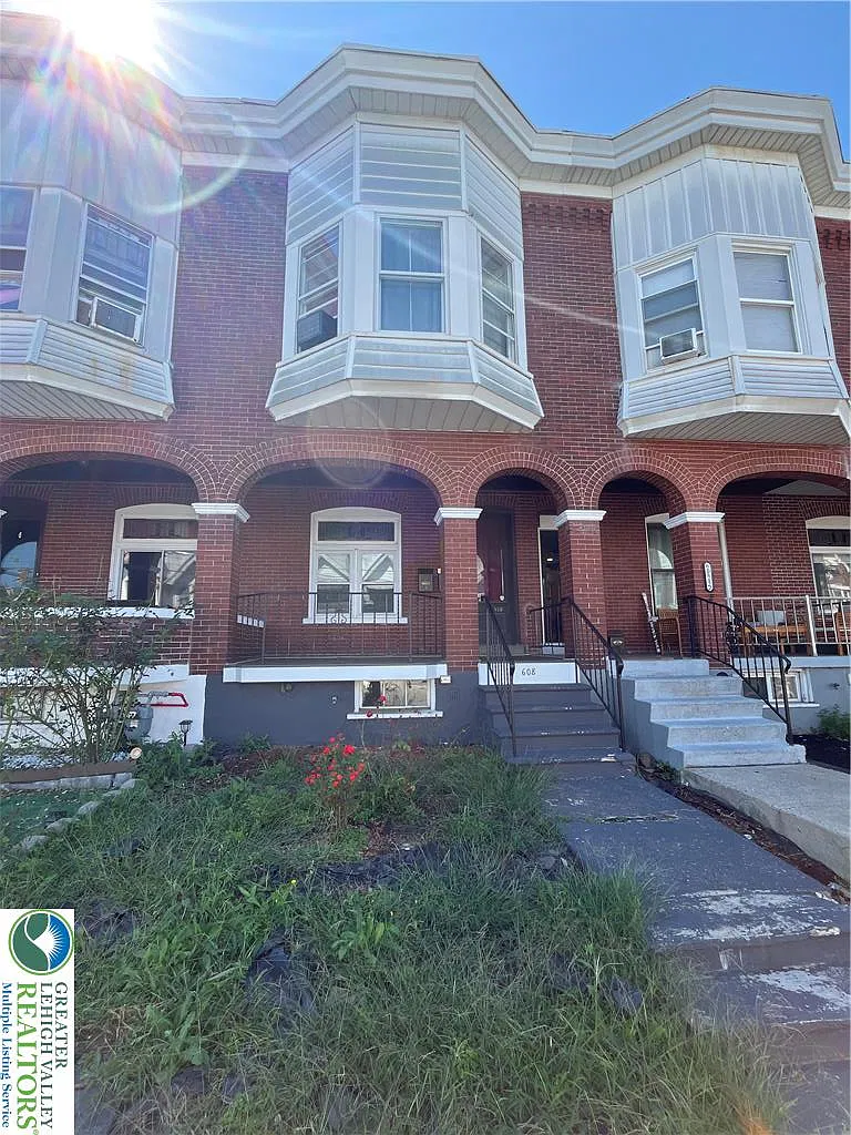 1 bed, 609 sqft, $1,300 — Photo 1