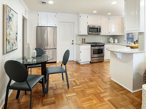 5th image of 1855 Hamilton Ave