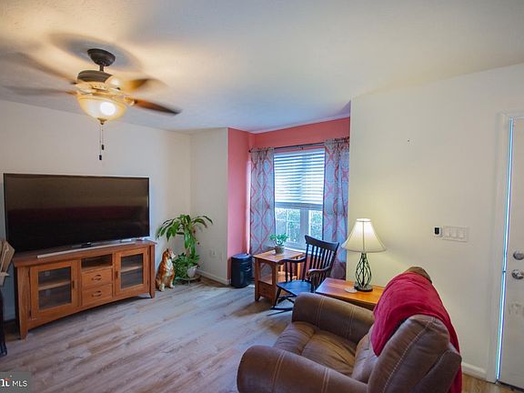 2nd image of 132 Seabreeze Ln