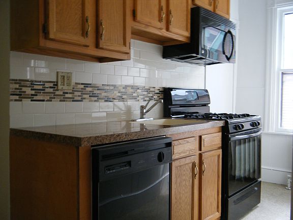 5th image of 26 W Greenwood Ave