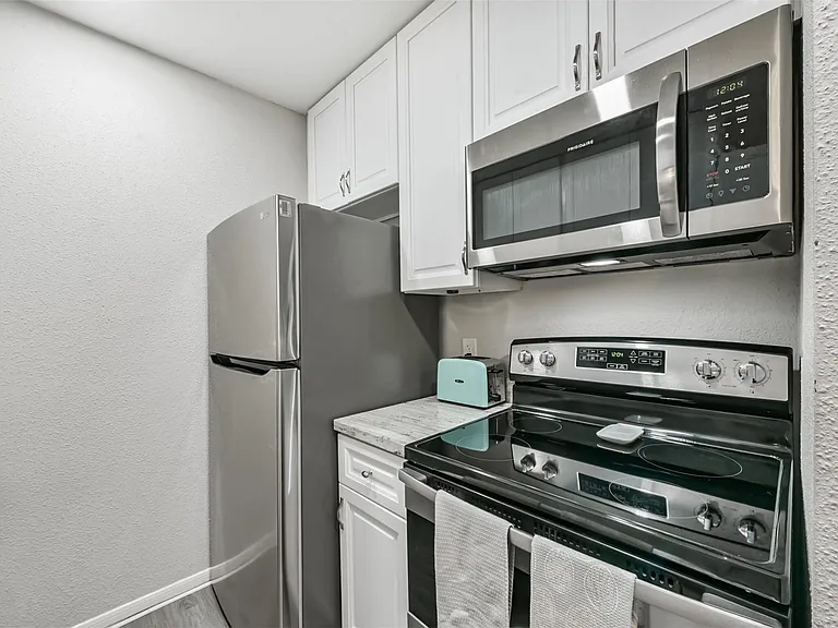 2121 Hepburn St #612 — Photo 15