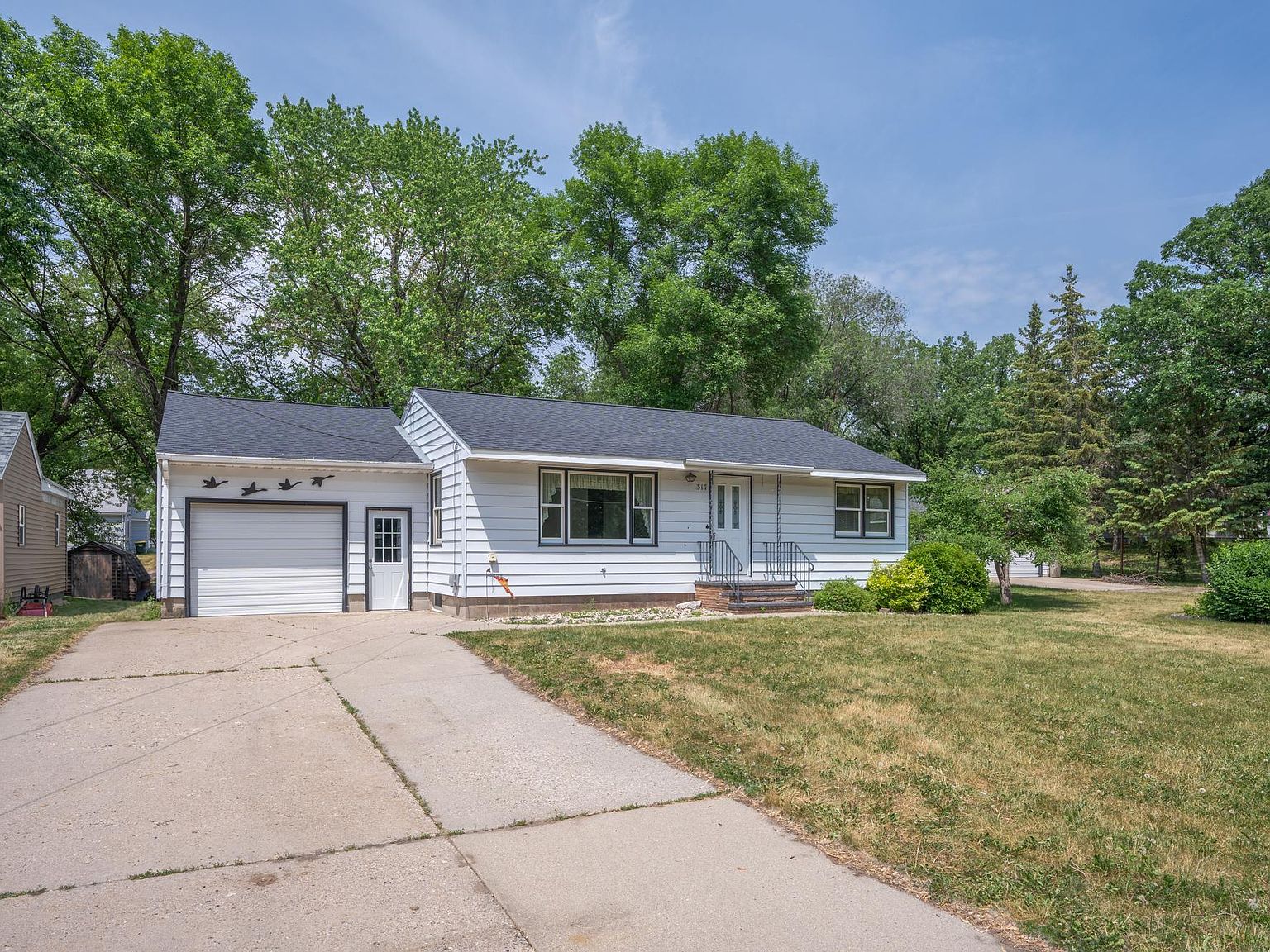 317 1st Ave NE, New London, MN 56273 MLS 6373158 Zillow
