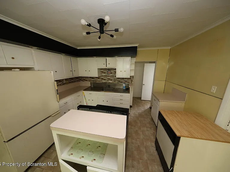 306 S Hyde Park Ave — Photo 8